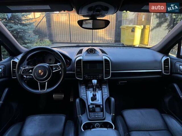 Білий Порше Cayenne, об'ємом двигуна 3.6 л та пробігом 111 тис. км за 31000 $, фото 19 на Automoto.ua