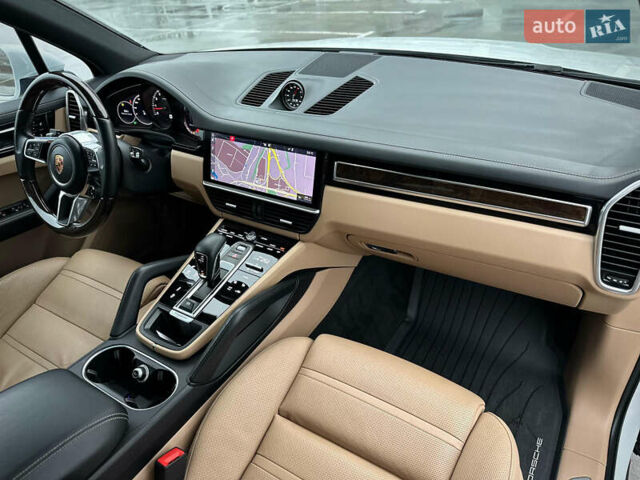 Белый Порше Каен, объемом двигателя 3 л и пробегом 179 тыс. км за 47800 $, фото 60 на Automoto.ua