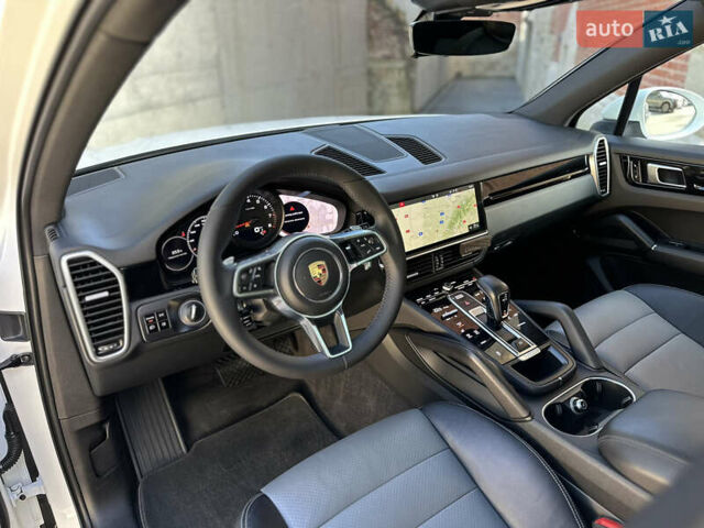 Белый Порше Каен, объемом двигателя 3 л и пробегом 105 тыс. км за 48500 $, фото 23 на Automoto.ua