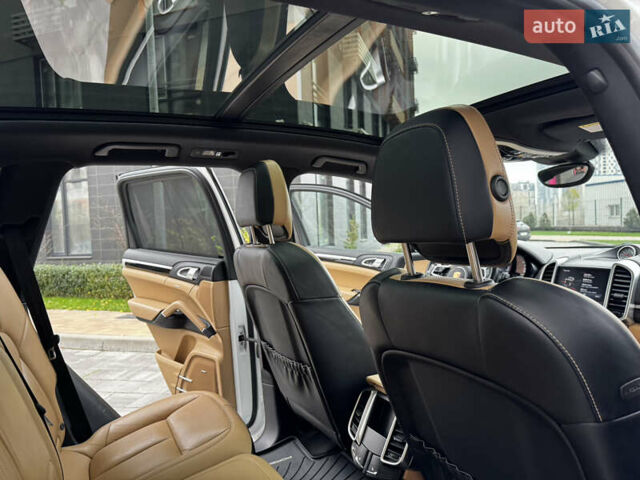 Белый Порше Каен, объемом двигателя 3.6 л и пробегом 150 тыс. км за 28900 $, фото 33 на Automoto.ua