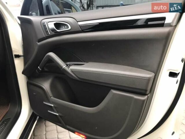 Білий Порше Cayenne, об'ємом двигуна 3.6 л та пробігом 89 тис. км за 32900 $, фото 42 на Automoto.ua