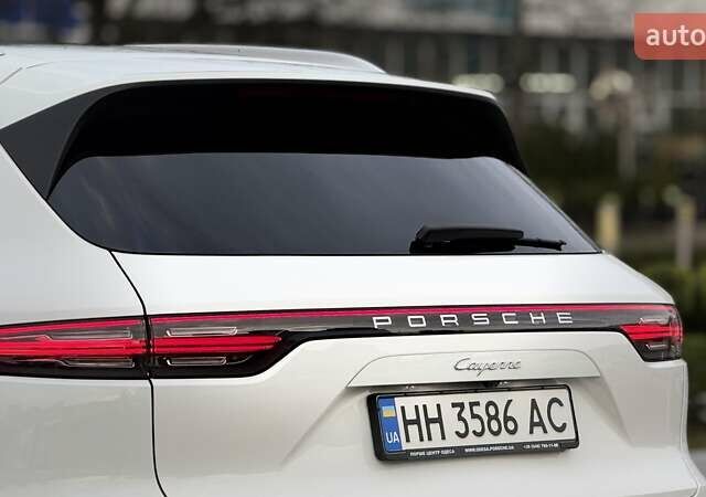Белый Порше Каен, объемом двигателя 3 л и пробегом 137 тыс. км за 43000 $, фото 6 на Automoto.ua
