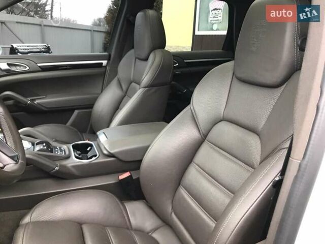 Білий Порше Cayenne, об'ємом двигуна 3.6 л та пробігом 89 тис. км за 32900 $, фото 24 на Automoto.ua