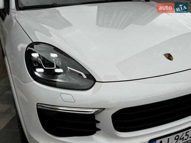 Білий Порше Cayenne, об'ємом двигуна 3.6 л та пробігом 150 тис. км за 29700 $, фото 6 на Automoto.ua