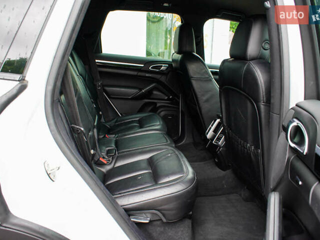 Білий Порше Cayenne, об'ємом двигуна 3.6 л та пробігом 124 тис. км за 28700 $, фото 35 на Automoto.ua