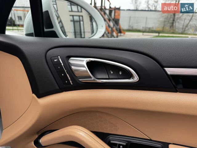 Білий Порше Cayenne, об'ємом двигуна 3.6 л та пробігом 150 тис. км за 29700 $, фото 35 на Automoto.ua