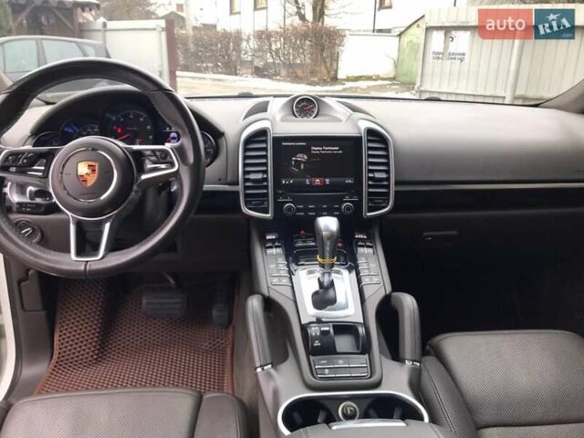 Білий Порше Cayenne, об'ємом двигуна 3.6 л та пробігом 89 тис. км за 32900 $, фото 46 на Automoto.ua
