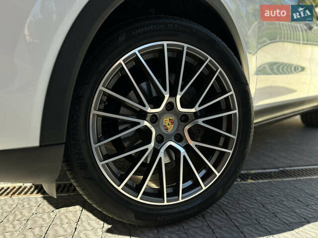 Белый Порше Каен, объемом двигателя 3 л и пробегом 105 тыс. км за 48500 $, фото 54 на Automoto.ua