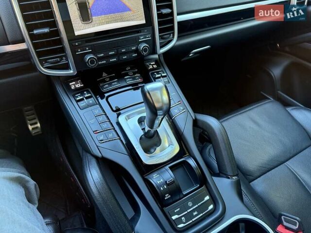 Білий Порше Cayenne, об'ємом двигуна 3.6 л та пробігом 111 тис. км за 31000 $, фото 42 на Automoto.ua