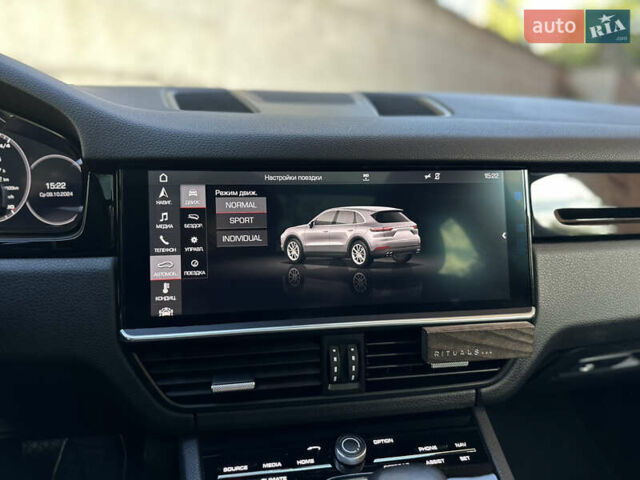 Белый Порше Каен, объемом двигателя 3 л и пробегом 105 тыс. км за 48500 $, фото 31 на Automoto.ua