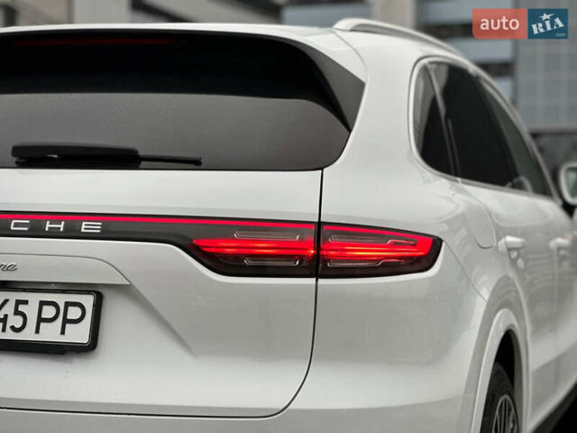 Белый Порше Каен, объемом двигателя 3 л и пробегом 179 тыс. км за 47800 $, фото 15 на Automoto.ua