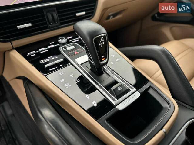 Белый Порше Каен, объемом двигателя 3 л и пробегом 179 тыс. км за 47800 $, фото 73 на Automoto.ua