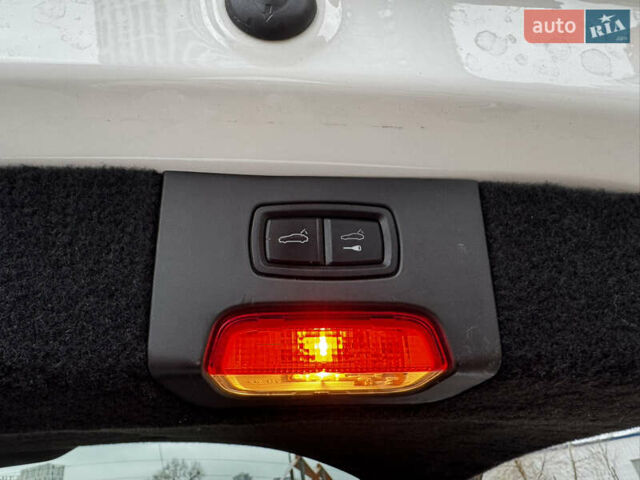 Белый Порше Каен, объемом двигателя 3.6 л и пробегом 150 тыс. км за 28900 $, фото 28 на Automoto.ua