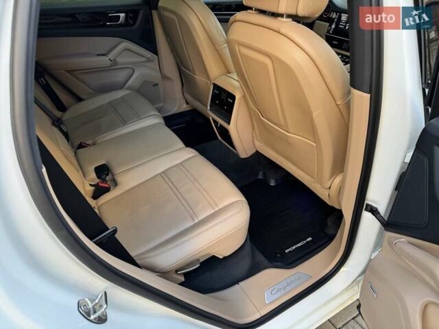 Білий Порше Cayenne, об'ємом двигуна 2.89 л та пробігом 115 тис. км за 49800 $, фото 50 на Automoto.ua