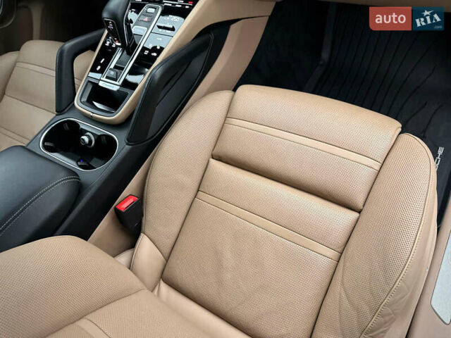 Белый Порше Каен, объемом двигателя 3 л и пробегом 179 тыс. км за 47800 $, фото 57 на Automoto.ua