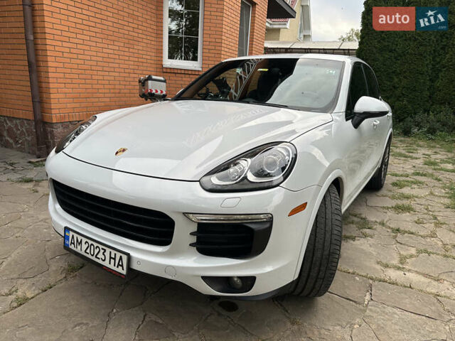 Білий Порше Cayenne, об'ємом двигуна 3.6 л та пробігом 142 тис. км за 33000 $, фото 1 на Automoto.ua