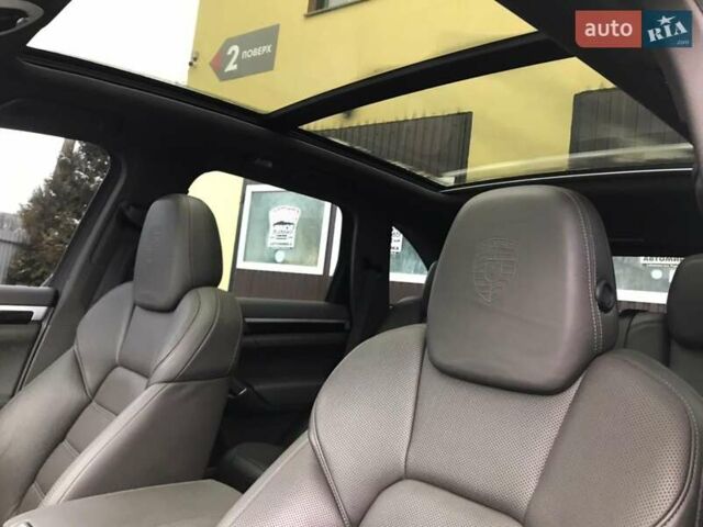 Білий Порше Cayenne, об'ємом двигуна 3.6 л та пробігом 89 тис. км за 32900 $, фото 26 на Automoto.ua