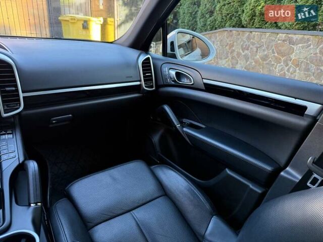 Білий Порше Cayenne, об'ємом двигуна 3.6 л та пробігом 111 тис. км за 31000 $, фото 26 на Automoto.ua