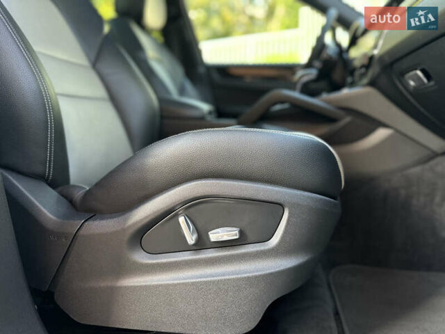 Белый Порше Каен, объемом двигателя 3 л и пробегом 105 тыс. км за 48500 $, фото 50 на Automoto.ua