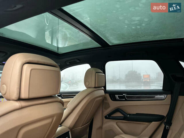 Белый Порше Каен, объемом двигателя 3 л и пробегом 179 тыс. км за 47800 $, фото 48 на Automoto.ua