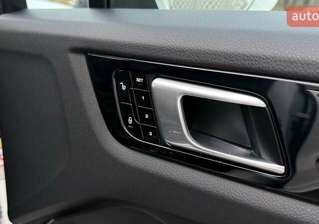 Белый Порше Каен, объемом двигателя 3 л и пробегом 137 тыс. км за 43000 $, фото 12 на Automoto.ua