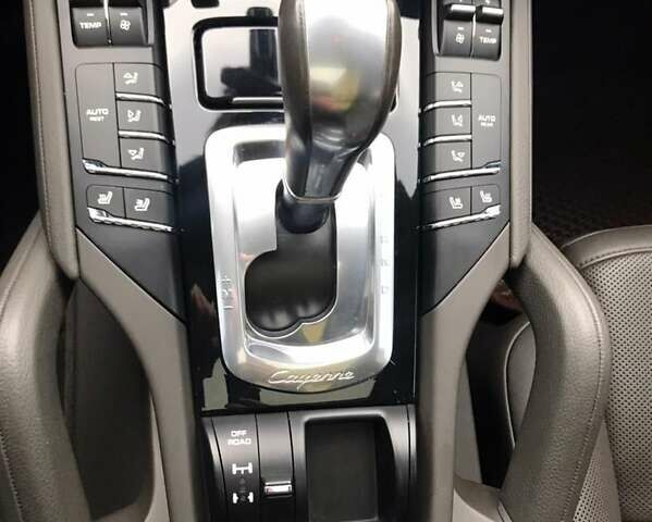 Білий Порше Cayenne, об'ємом двигуна 3.6 л та пробігом 89 тис. км за 32900 $, фото 68 на Automoto.ua