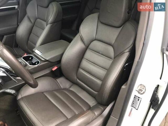 Білий Порше Cayenne, об'ємом двигуна 3.6 л та пробігом 89 тис. км за 32900 $, фото 43 на Automoto.ua