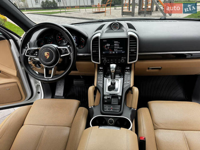Білий Порше Cayenne, об'ємом двигуна 3.6 л та пробігом 150 тис. км за 29700 $, фото 41 на Automoto.ua