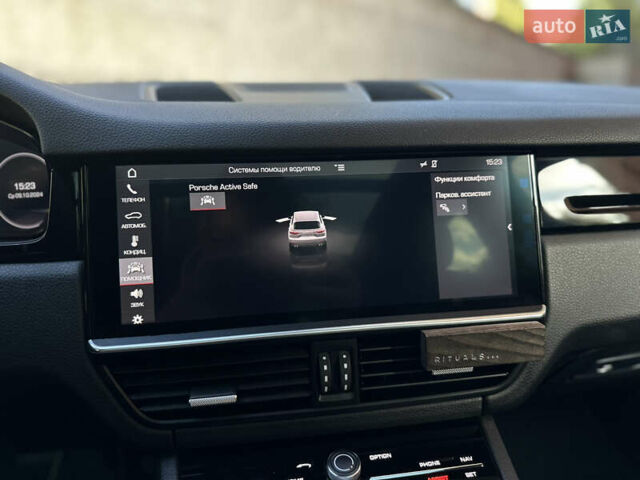 Белый Порше Каен, объемом двигателя 3 л и пробегом 105 тыс. км за 48500 $, фото 36 на Automoto.ua