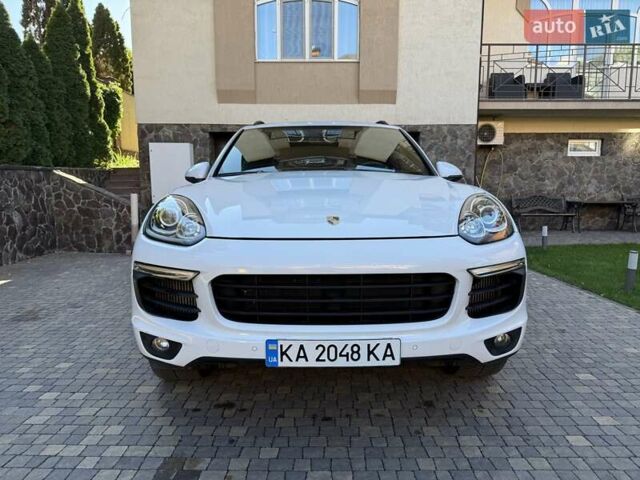Білий Порше Cayenne, об'ємом двигуна 3.6 л та пробігом 111 тис. км за 31000 $, фото 2 на Automoto.ua