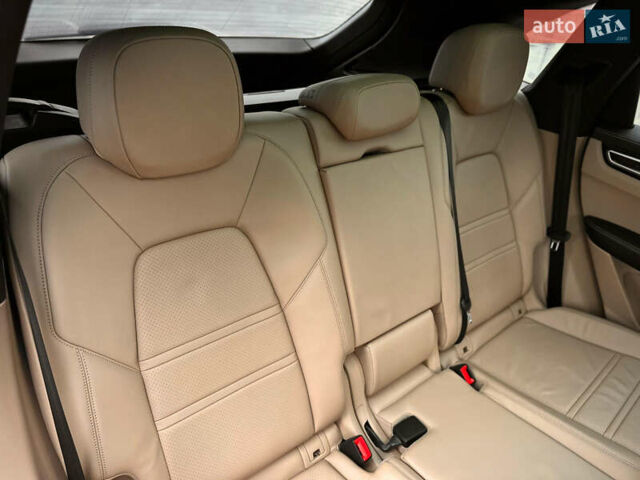 Белый Порше Каен, объемом двигателя 3 л и пробегом 179 тыс. км за 47800 $, фото 66 на Automoto.ua