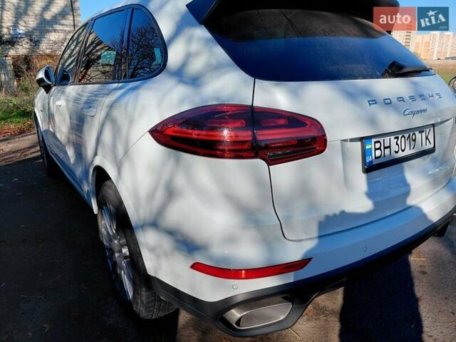 Белый Порше Каен, объемом двигателя 2.97 л и пробегом 164 тыс. км за 46000 $, фото 4 на Automoto.ua