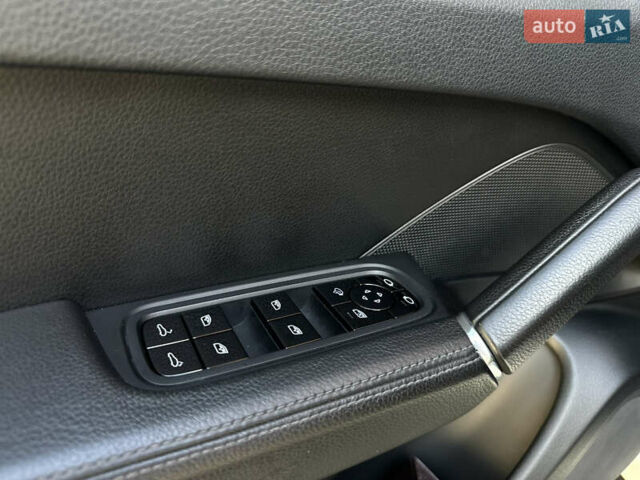 Белый Порше Каен, объемом двигателя 3 л и пробегом 105 тыс. км за 48500 $, фото 17 на Automoto.ua