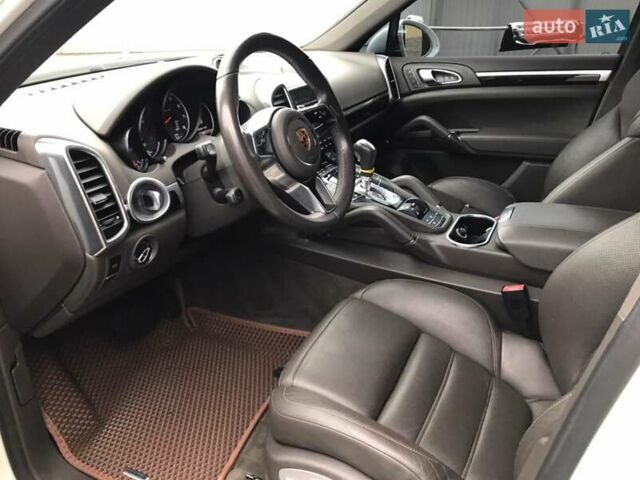 Білий Порше Cayenne, об'ємом двигуна 3.6 л та пробігом 89 тис. км за 32900 $, фото 17 на Automoto.ua