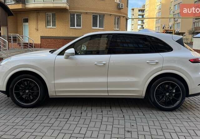Білий Порше Cayenne, об'ємом двигуна 2.89 л та пробігом 115 тис. км за 49800 $, фото 6 на Automoto.ua