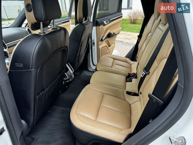 Білий Порше Cayenne, об'ємом двигуна 3.6 л та пробігом 150 тис. км за 29700 $, фото 26 на Automoto.ua