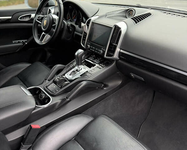 Белый Порше Каен, объемом двигателя 3.6 л и пробегом 126 тыс. км за 28500 $, фото 17 на Automoto.ua