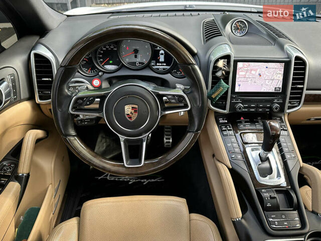 Белый Порше Каен, объемом двигателя 3.6 л и пробегом 97 тыс. км за 34500 $, фото 40 на Automoto.ua