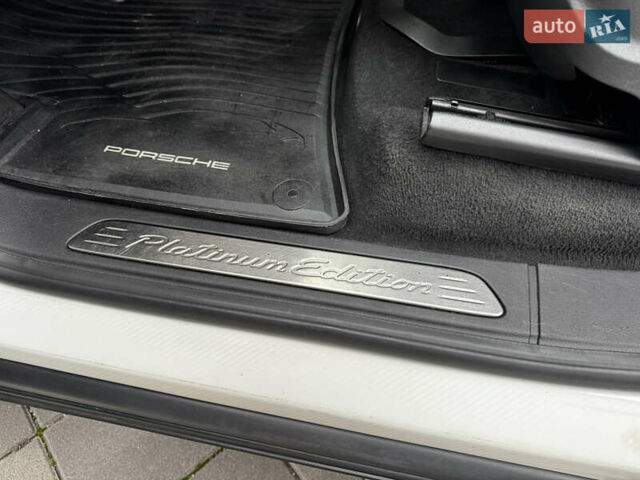 Білий Порше Cayenne, об'ємом двигуна 3.6 л та пробігом 150 тис. км за 29700 $, фото 25 на Automoto.ua