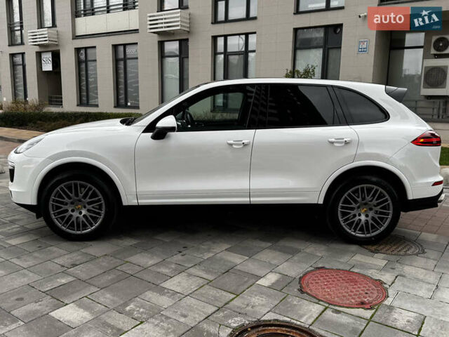Білий Порше Cayenne, об'ємом двигуна 3.6 л та пробігом 150 тис. км за 29700 $, фото 4 на Automoto.ua