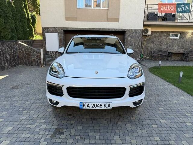 Білий Порше Cayenne, об'ємом двигуна 3.6 л та пробігом 111 тис. км за 31000 $, фото 1 на Automoto.ua