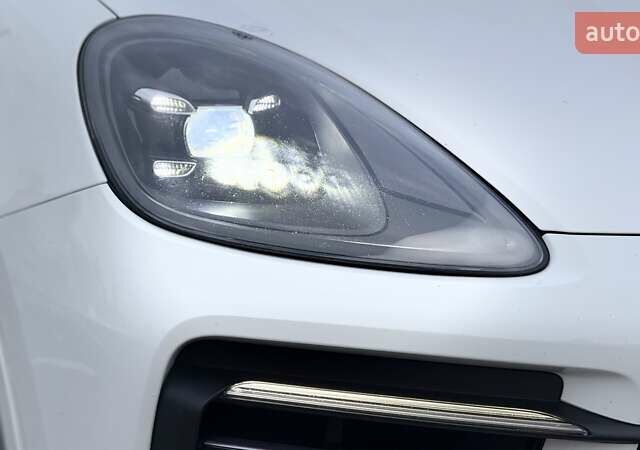 Белый Порше Каен, объемом двигателя 3 л и пробегом 137 тыс. км за 43000 $, фото 5 на Automoto.ua