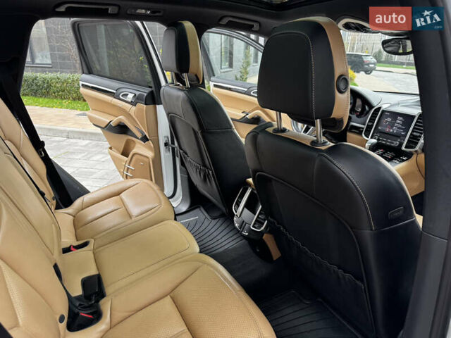 Белый Порше Каен, объемом двигателя 3.6 л и пробегом 150 тыс. км за 28999 $, фото 32 на Automoto.ua