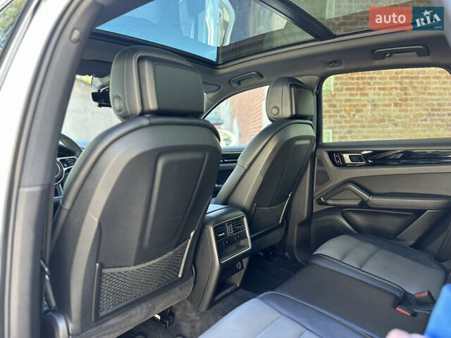 Белый Порше Каен, объемом двигателя 3 л и пробегом 105 тыс. км за 48500 $, фото 40 на Automoto.ua