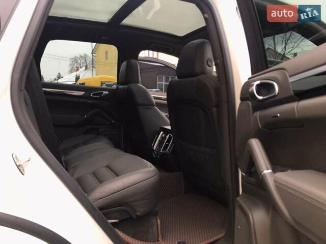 Білий Порше Cayenne, об'ємом двигуна 3.6 л та пробігом 89 тис. км за 32900 $, фото 38 на Automoto.ua