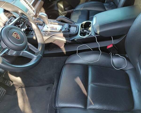 Білий Порше Cayenne, об'ємом двигуна 2.97 л та пробігом 164 тис. км за 46000 $, фото 3 на Automoto.ua