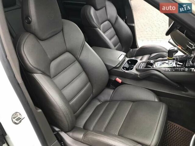 Білий Порше Cayenne, об'ємом двигуна 3.6 л та пробігом 89 тис. км за 32900 $, фото 41 на Automoto.ua