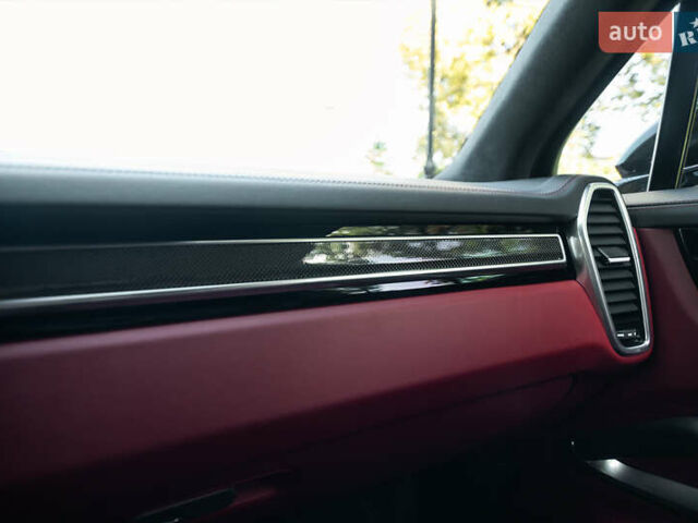 Белый Порше Каен, объемом двигателя 4 л и пробегом 36 тыс. км за 105000 $, фото 25 на Automoto.ua