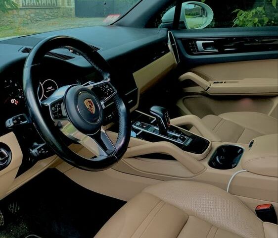 Білий Порше Cayenne, об'ємом двигуна 3 л та пробігом 80 тис. км за 50000 $, фото 12 на Automoto.ua
