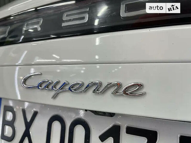 Білий Порше Cayenne, об'ємом двигуна 3 л та пробігом 105 тис. км за 67700 $, фото 12 на Automoto.ua